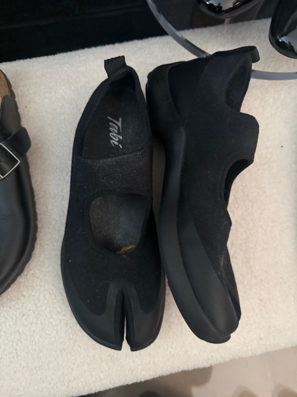 Tabi Split Toe Flats in Black